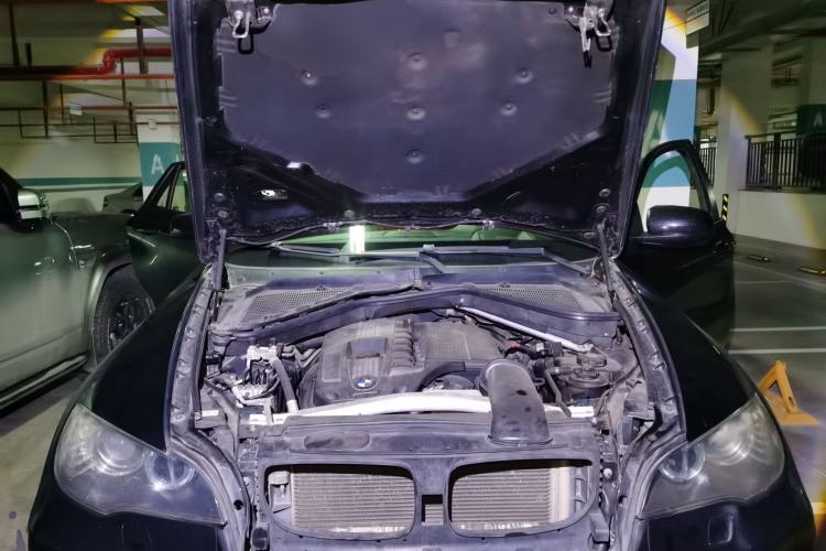 Used BMW X6 2009 xDrive35i Engine Bay