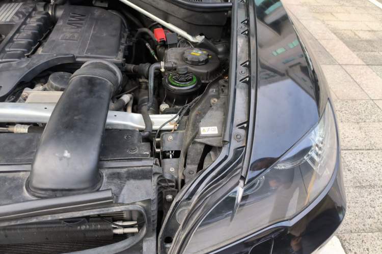 Used BMW X6 2009 xDrive35i Engine Bay Left