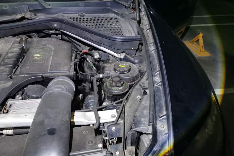 Used BMW X6 2009 xDrive35i Engine Bay Left