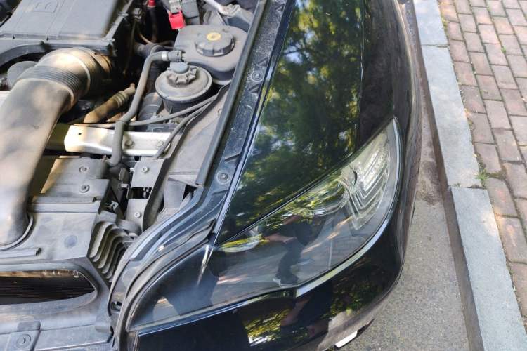 Used BMW X6 2009 xDrive35i Engine Bay Left
