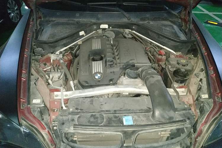 Used BMW X6 2009 xDrive35i Engine Bay