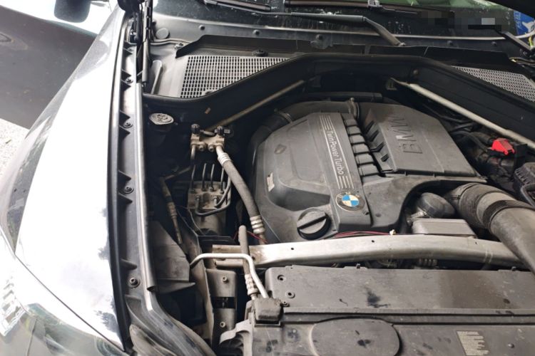 Used BMW X6 2009 xDrive35i Engine Bay Right