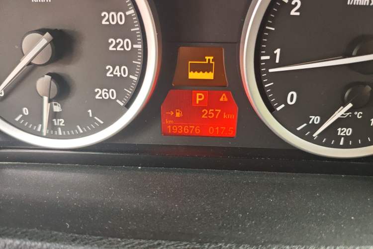 Used BMW X6 2009 xDrive35i Odometer Close Up