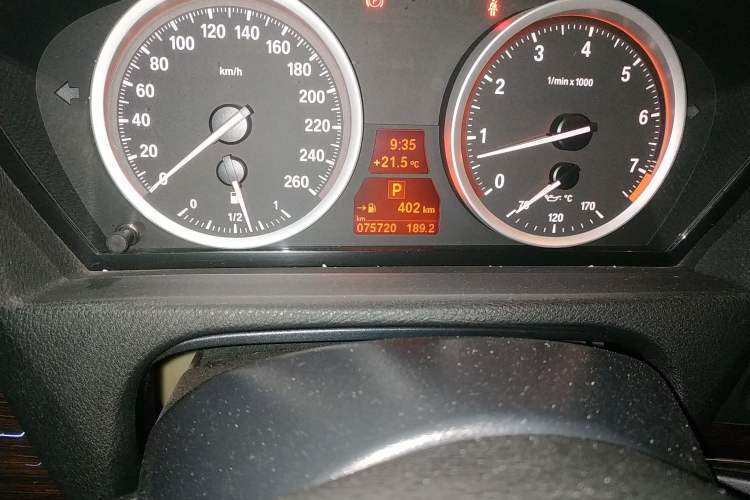 Used BMW X6 2009 xDrive35i Odometer Close Up