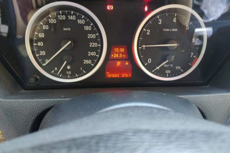 Used BMW X6 2009 xDrive35i Odometer Close Up