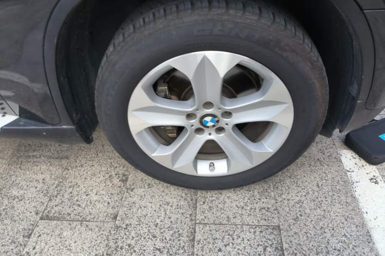 Used BMW X6 2009 xDrive35i Right Front Wheel Hub