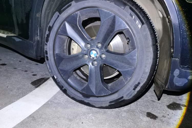 Used BMW X6 2009 xDrive35i Right Front Wheel Hub