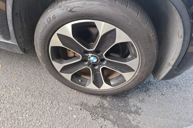 Used BMW X6 2009 xDrive35i Right Front Wheel Hub