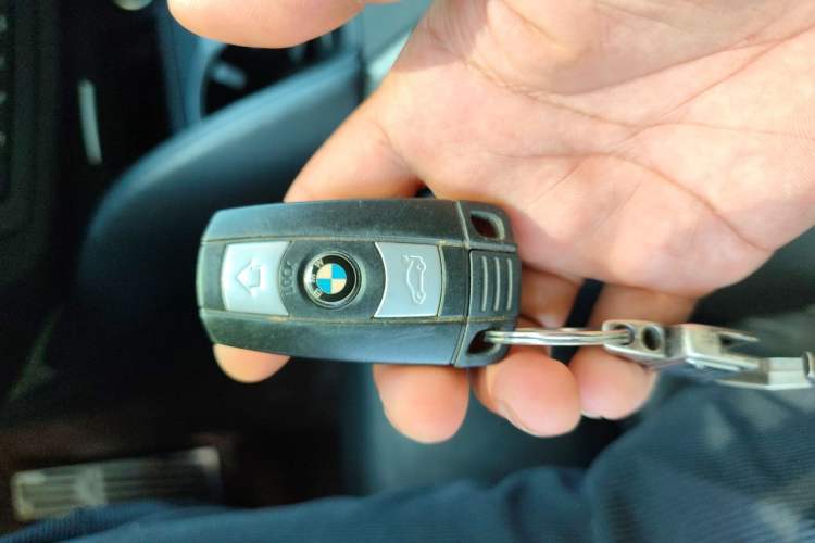 Used BMW X6  Vehicle Key