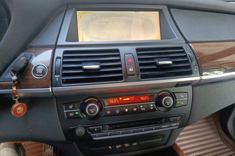 Used BMW X6  Audio And AC Panel