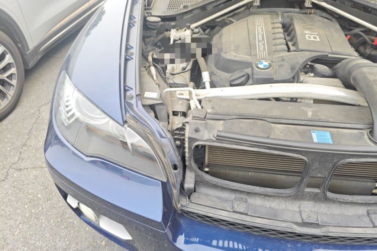Used BMW X6 2009 xDrive35i US specification Engine Bay Right