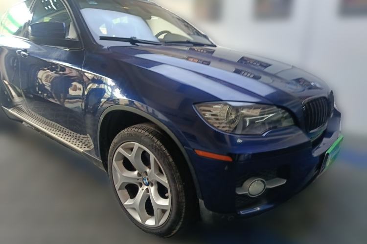 Used BMW X6  Front Right 45 Deg