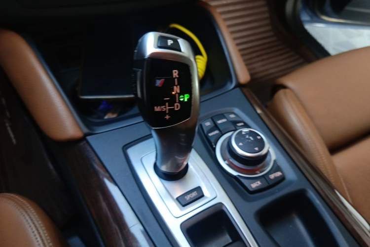 Used BMW X6  Gear Lever