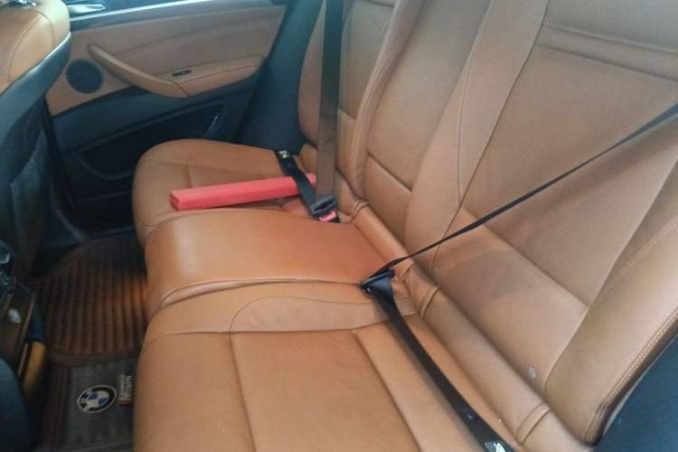 Used BMW X6  Left Rear Seat