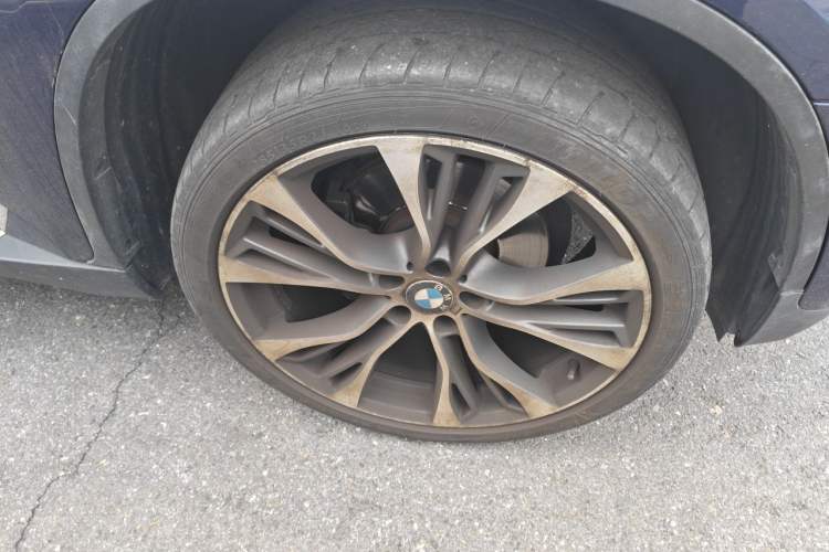 Used BMW X6 2009 xDrive35i US specification Right Front Wheel Hub
