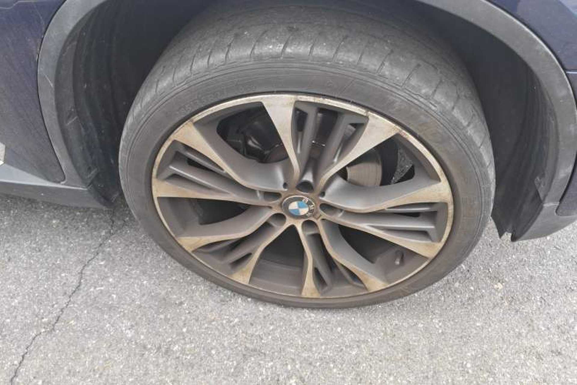Used BMW X6 2009 xDrive35i US specification Right Front Wheel Hub