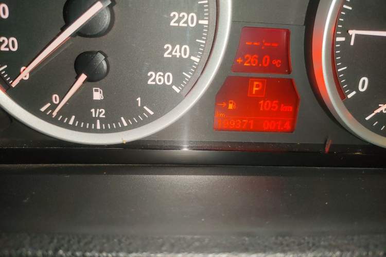 Used BMW X6 2009 xDrive35i Odometer Close Up