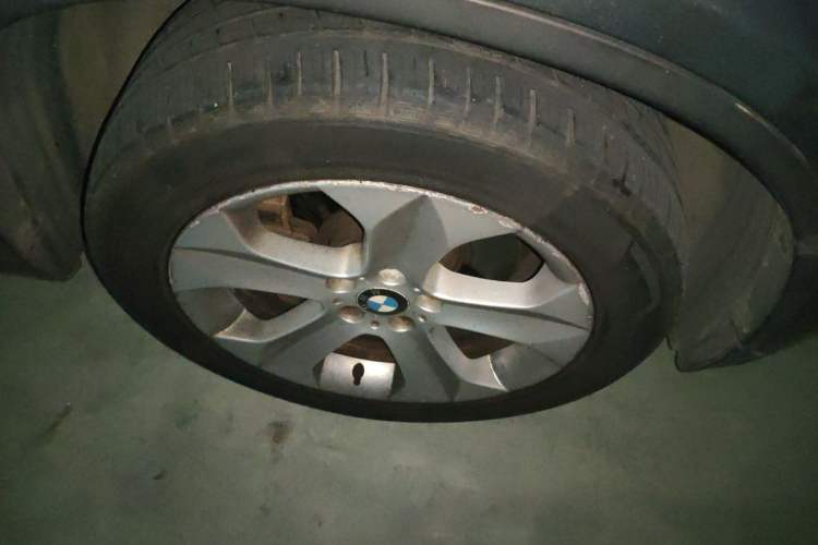 Used BMW X6 2009 xDrive35i Right Front Wheel Hub