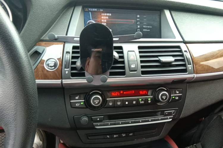 Used BMW X6 2009 xDrive50i Audio And AC Panel