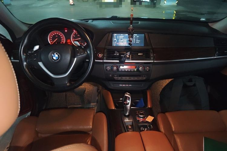 Used BMW X6 2009 xDrive35i Center Console