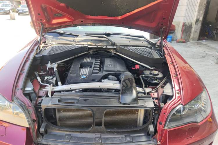 Used BMW X6 2009 xDrive35i Engine Bay