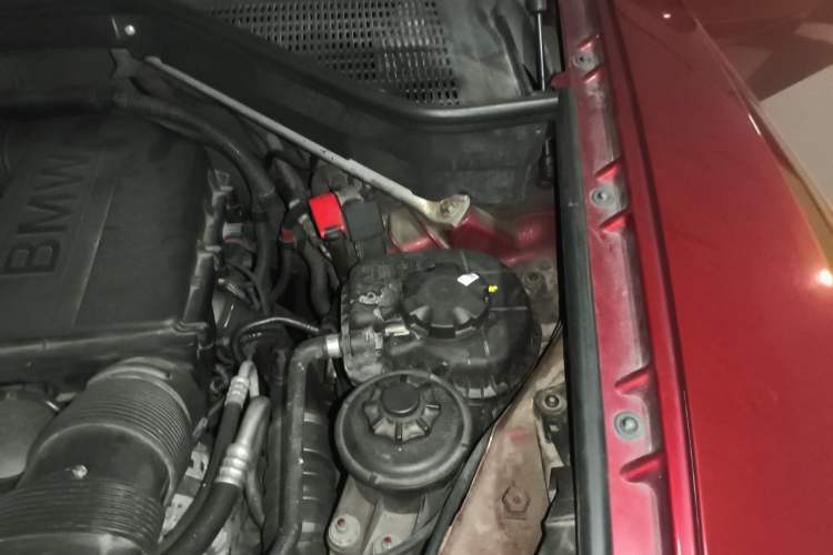 Used BMW X6 2009 xDrive35i Engine Bay Left