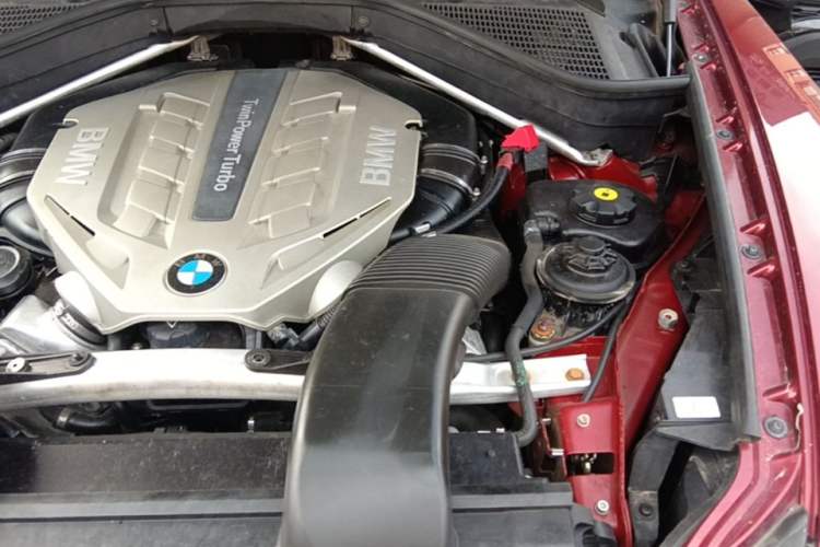 Used BMW X6 2009 xDrive50i Engine Bay Left