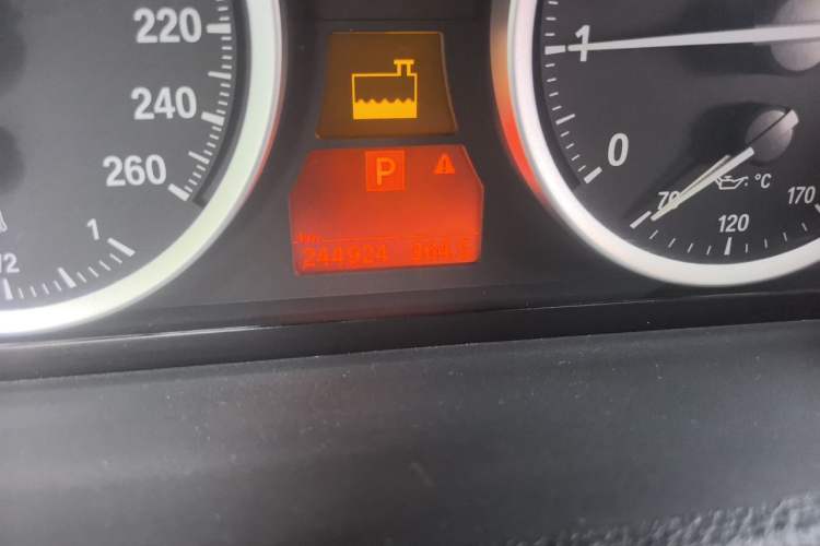 Used BMW X6 2009 xDrive35i Odometer Close Up