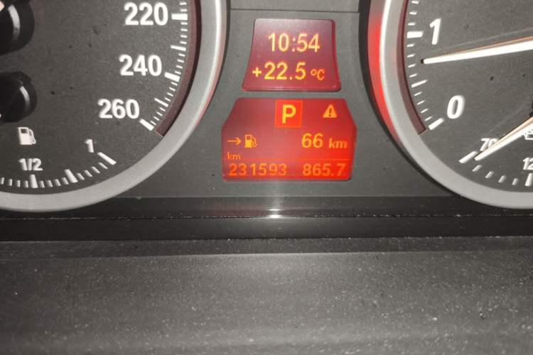 Used BMW X6 2009 xDrive35i Odometer Close Up