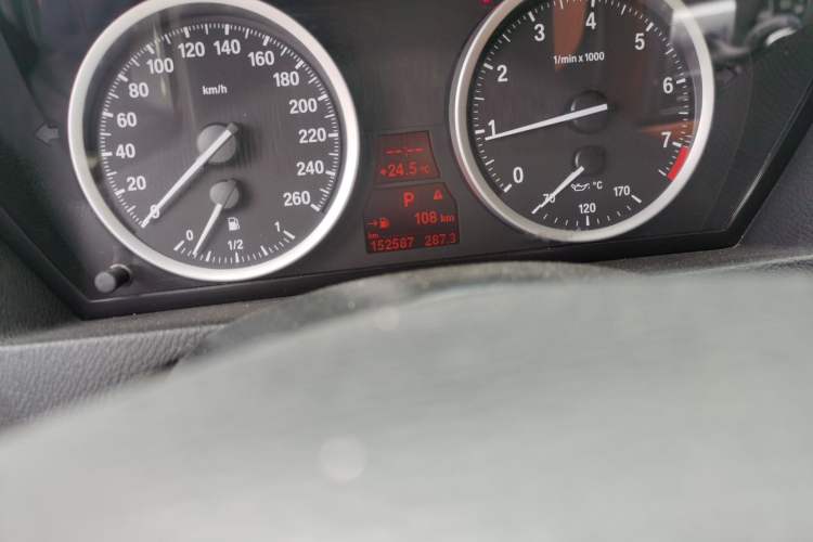 Used BMW X6 2009 xDrive35i Odometer Close Up