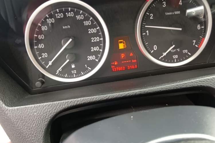 Used BMW X6 2009 xDrive50i Odometer Close Up