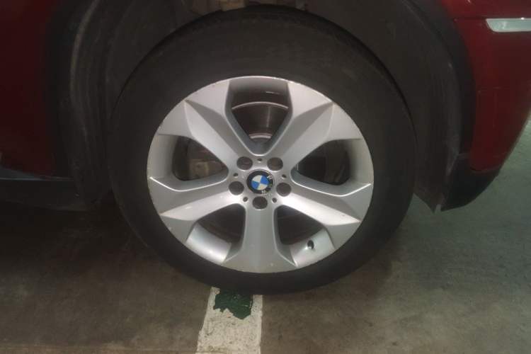 Used BMW X6 2009 xDrive35i Right Front Wheel Hub