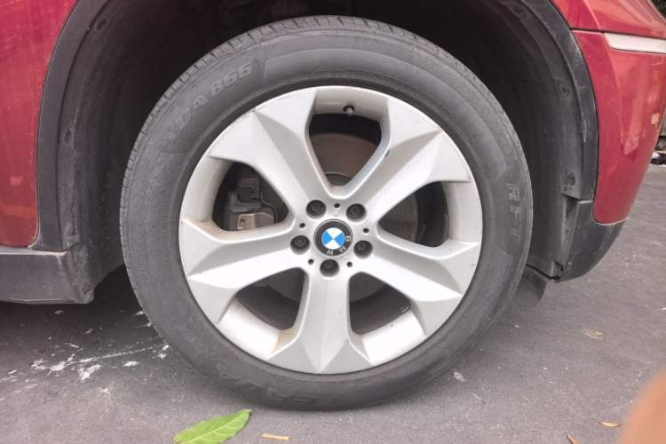 Used BMW X6 2009 xDrive35i Right Front Wheel Hub