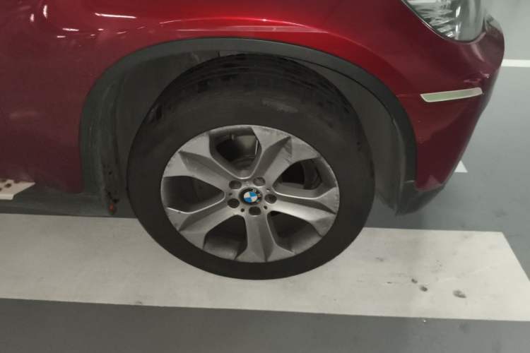 Used BMW X6 2009 xDrive35i Right Front Wheel Hub