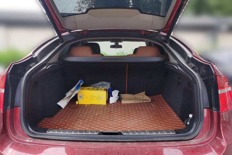 Used BMW X6 2009 xDrive35i Trunk