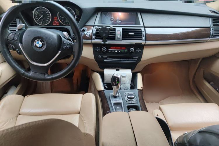 Used BMW X6 2009 xDrive35i Center Console