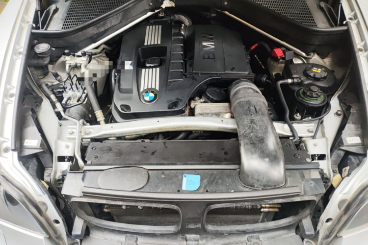 Used BMW X6 2009 xDrive35i Engine Bay