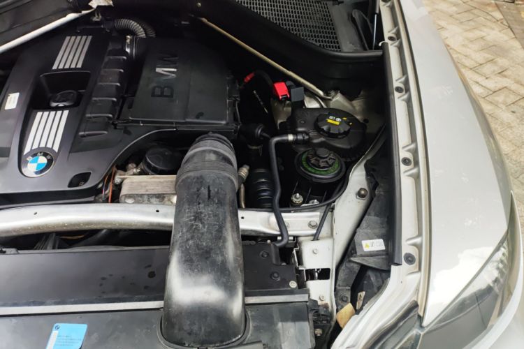 Used BMW X6 2009 xDrive35i Engine Bay Left