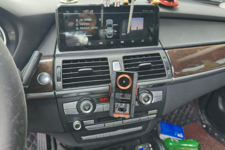 Used BMW X6 2009 xDrive35i Audio And AC Panel