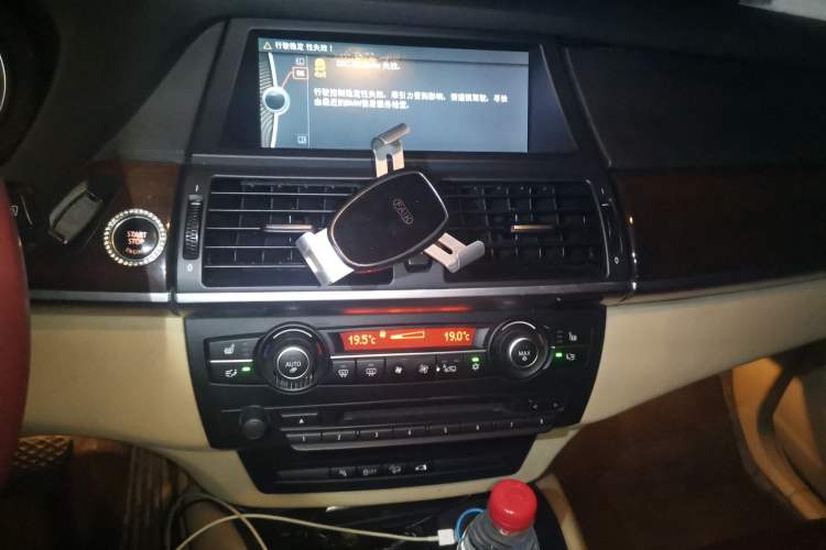Used BMW X6 2009 xDrive35i Audio And AC Panel