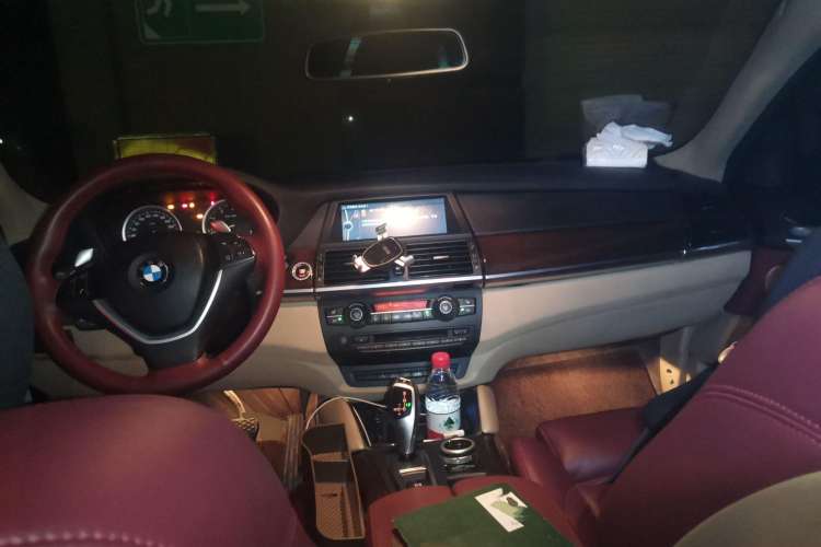Used BMW X6 2009 xDrive35i Center Console