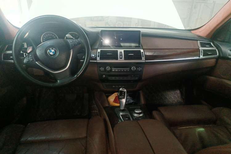 Used BMW X6 2009 xDrive35i Center Console