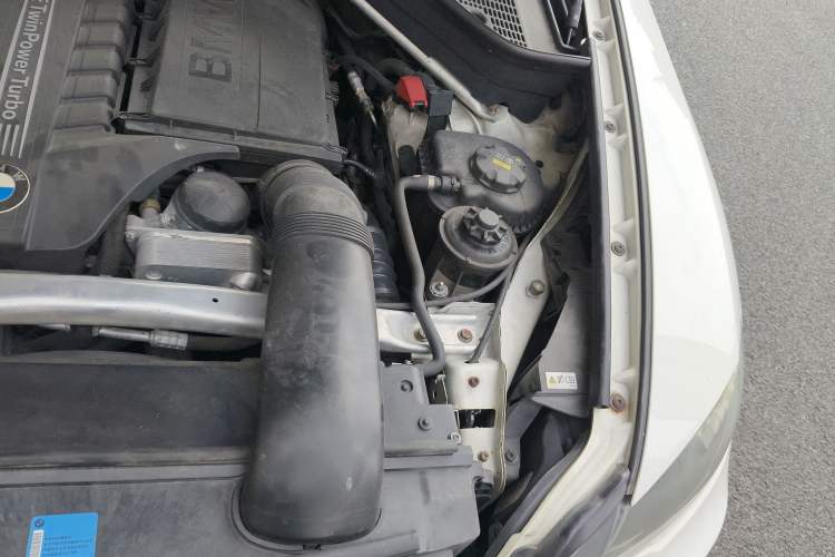 Used BMW X6 2009 xDrive35i Engine Bay Left