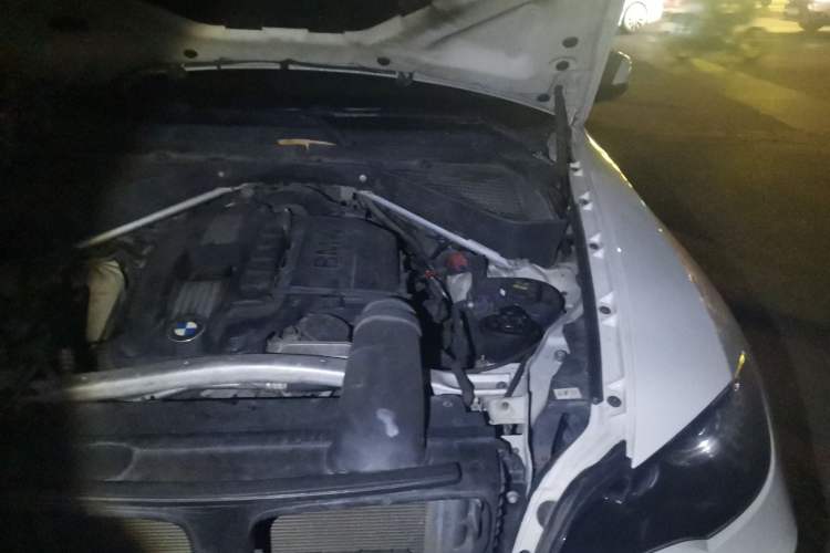 Used BMW X6 2009 xDrive35i Engine Bay Left