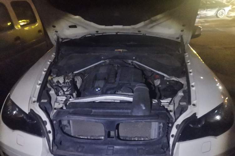 Used BMW X6 2009 xDrive35i Engine Bay