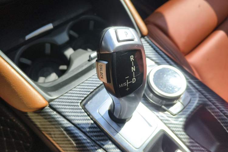 Used BMW X6 2009 xDrive35i Gear Lever