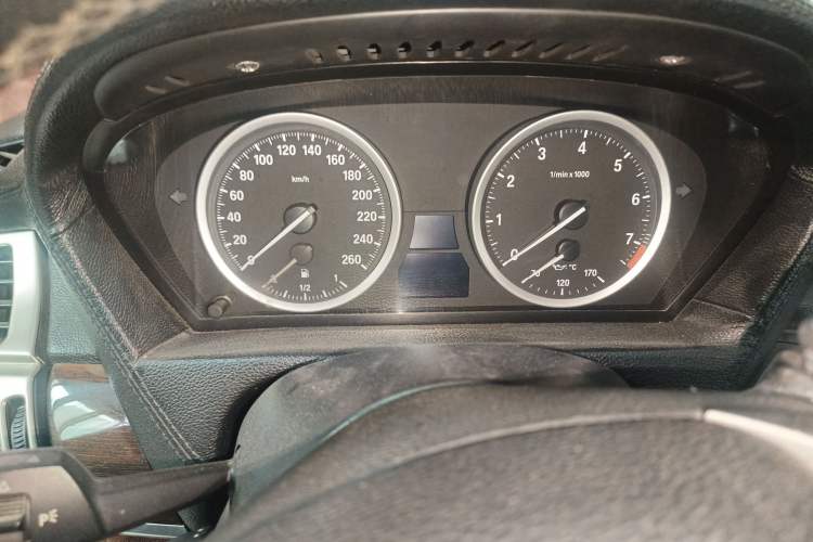 Used BMW X6 2009 xDrive35i Odometer Close Up