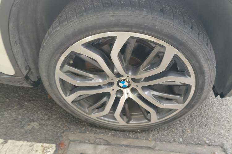 Used BMW X6 2009 xDrive35i Right Front Wheel Hub
