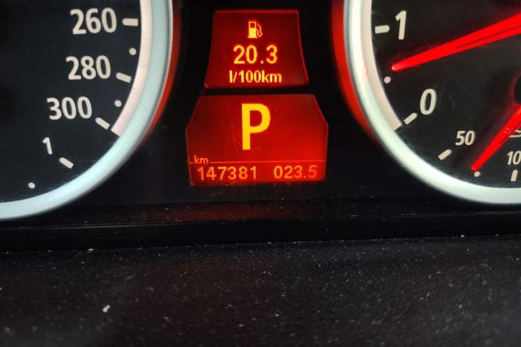 Used BMW X6 2010 X6 M Odometer Close Up