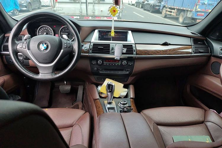 Used BMW X6 2010 4.4T hybrid version Interior 2